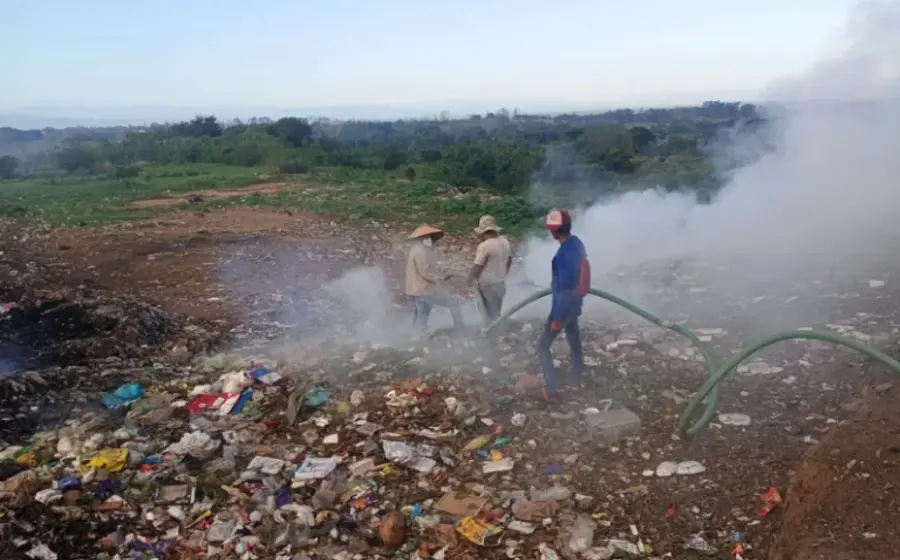 De no sofocarse el incendio, amenaza a las colo- nias cercanas como la Del Valle, Ulises Ruiz, San  Antonio, Arboledas y Universitaria.