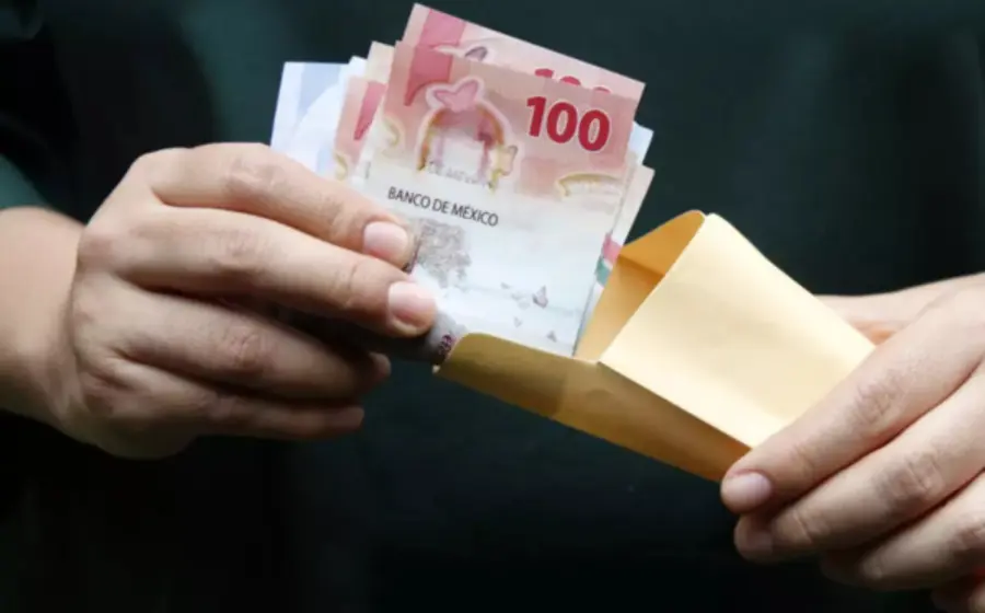 Este 1 de enero entró en vigor el incremento del 12  por ciento al Salario Mínimo General con lo cual na- die podrá ganar menos de 8 mil 475 pesos mensuales en la zona general en donde se ubica Oaxaca.