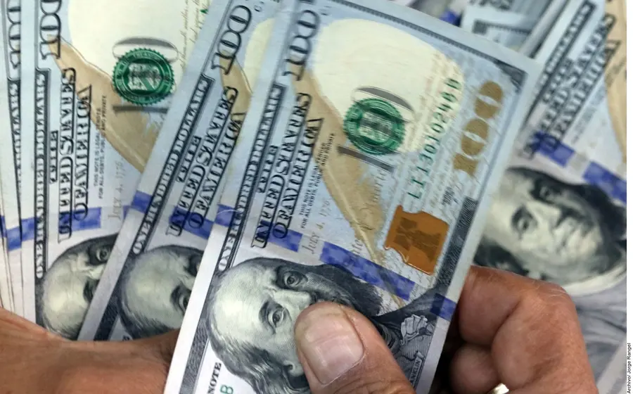 Los inmigrantes indocumentados pagaron impuestos federales, estatales y locales por 8.889 dólares por persona.