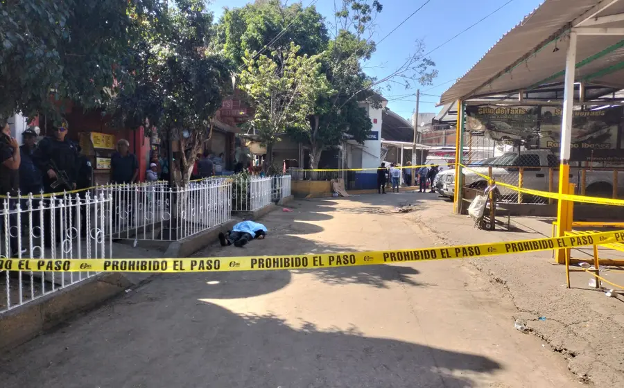 Rubén Juventino de 64 años de edad falleció en la zona del mercado de abasto.