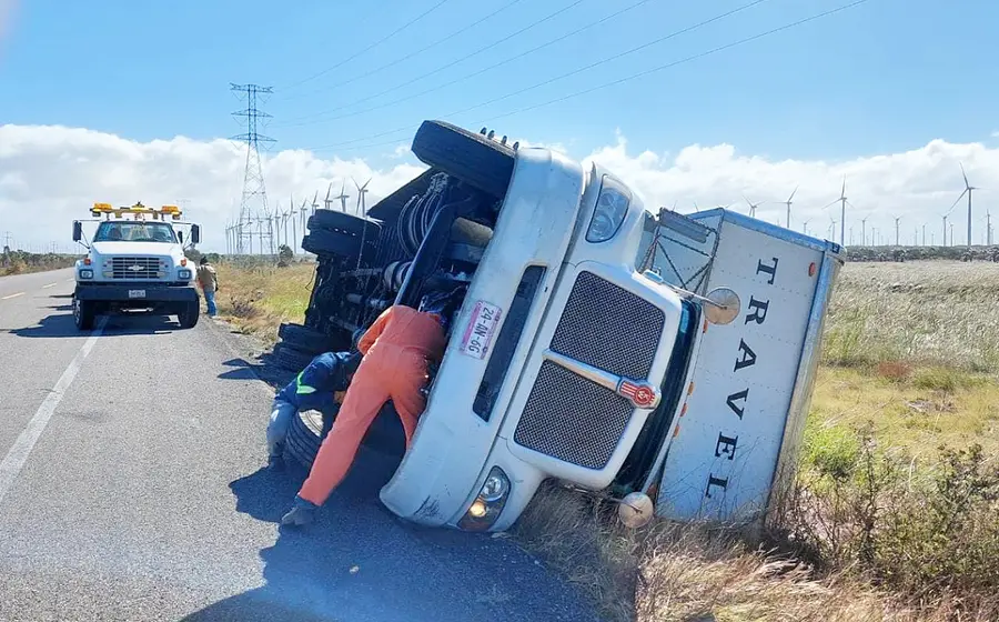 Recomiendan a los automovilistas y transportistas extremar sus precauciones.