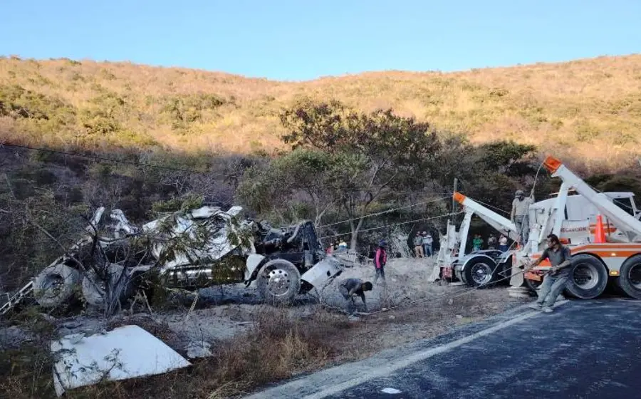 El trágico percance ocurrió en el paraje La Cumbre, antes de llegar al municipio de Tonalá.