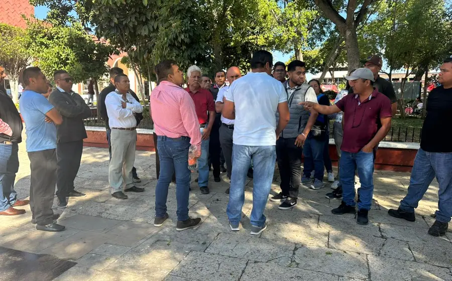 El alza de pasaje fue anunciada por los taxistas en Huajuapan.