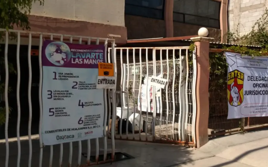 La toma del edificio es de manera parcial en Huajuapan.