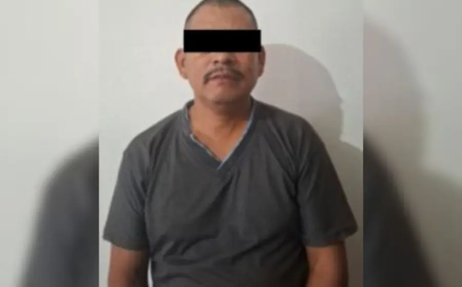Un hombre que hace 12 años asesinó a su paisano fue detenido por ele- mentos de la Agencia Estatal de Investigaciones en la costa oaxaqueña.