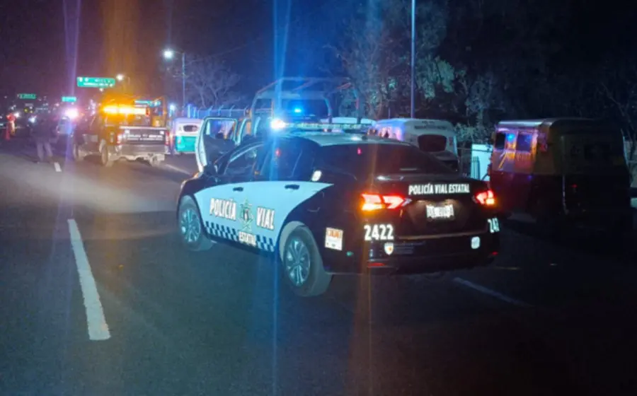 La Policía Vial Estatal abanderó el lugar del percance.
