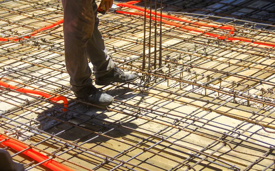 En el sector de la construcción el acero y el aluminio se utilizan en diversas áreas: vivienda, espacios educativos, infraestructura de salud, entre otros. 