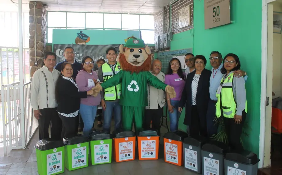 La brigada llegó a las escuelas y recorrerá las más de 100 instituciones educativas en Huajuapan.