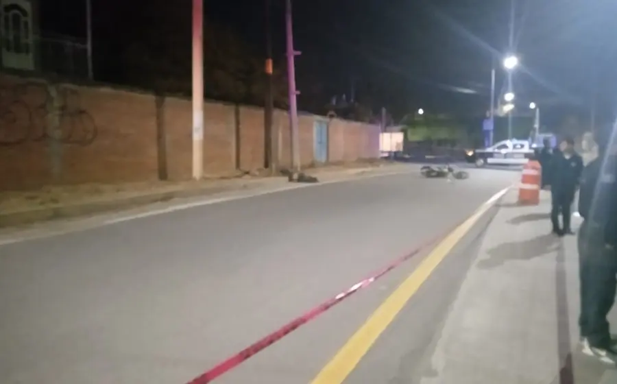 Jorge L.C, de 41 años de edad perdió la vida al derrapar con su motocicleta.