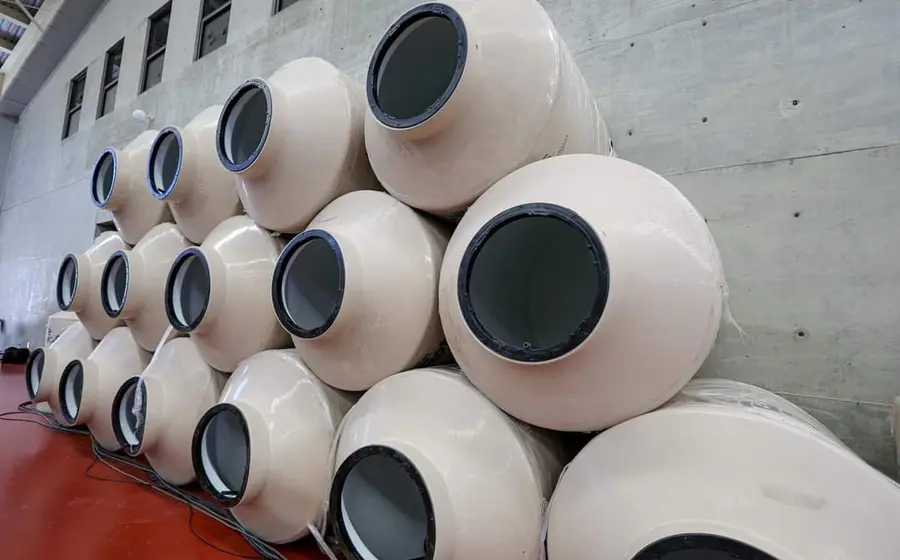 Los tinacos son con la finalidad de que las familias que habitan en las zonas rojas de estiaje tengan un almacenamiento seguro del agua en cada hogar.