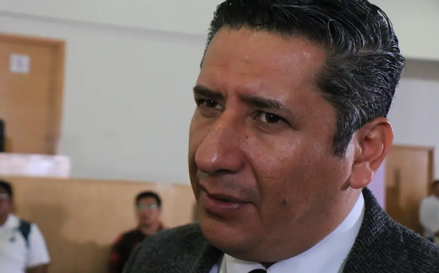 El fiscal Rodríguez Alamilla dijo que el programa de  proximidad social “Fiscalía en tu Comunidad”, brin- da capacitación en temas como Informe Policial  Homologado y Primer Respondiente.