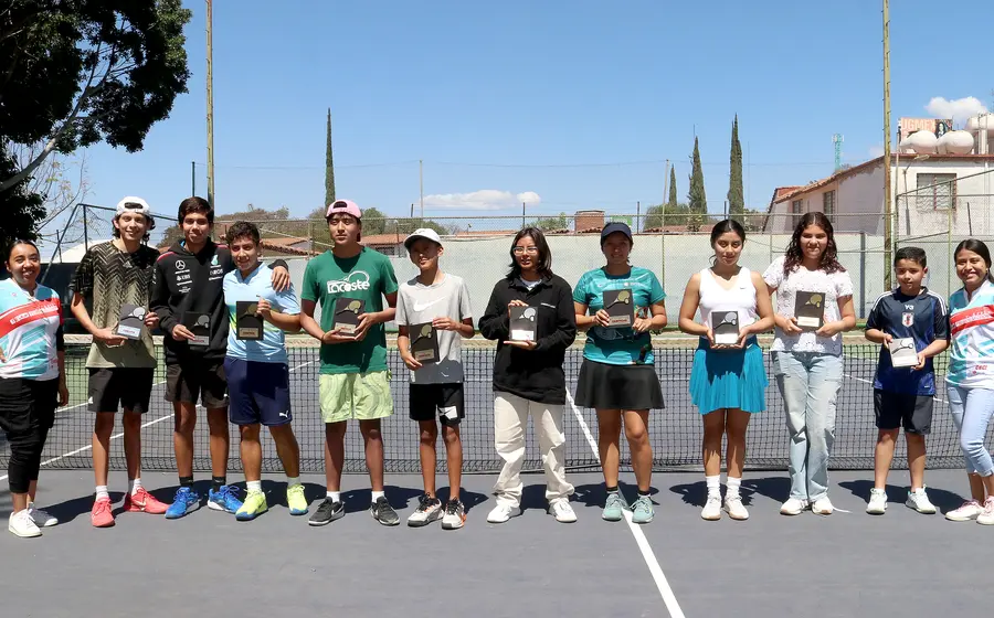 Campeones y finalistas en la foto general