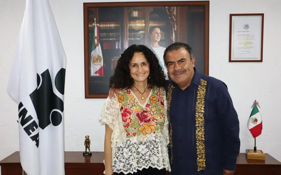 Acordaron el director del INEA y la Senadora trabajar intensamente para abatir el rezago educativo del  país, por lo que se reunirán periódicamente.