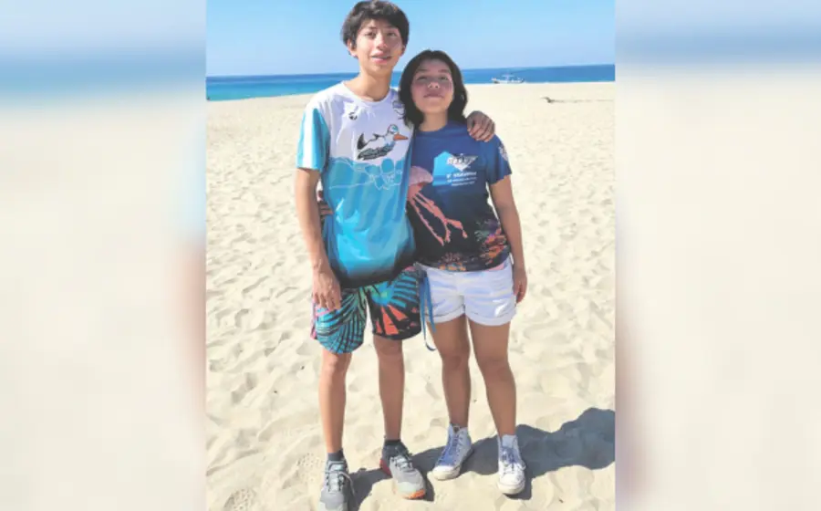 Los hermanos Santiago Canek y María José Torrano triunfaron en la Travesía de Aguas Abiertas en Huatulco