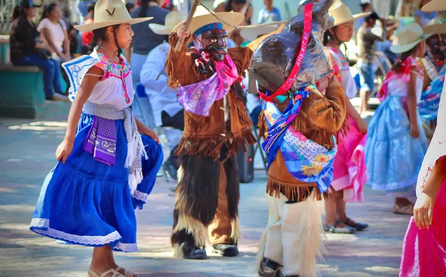 Juxtlahuaca se prepara para su carnaval 2025.