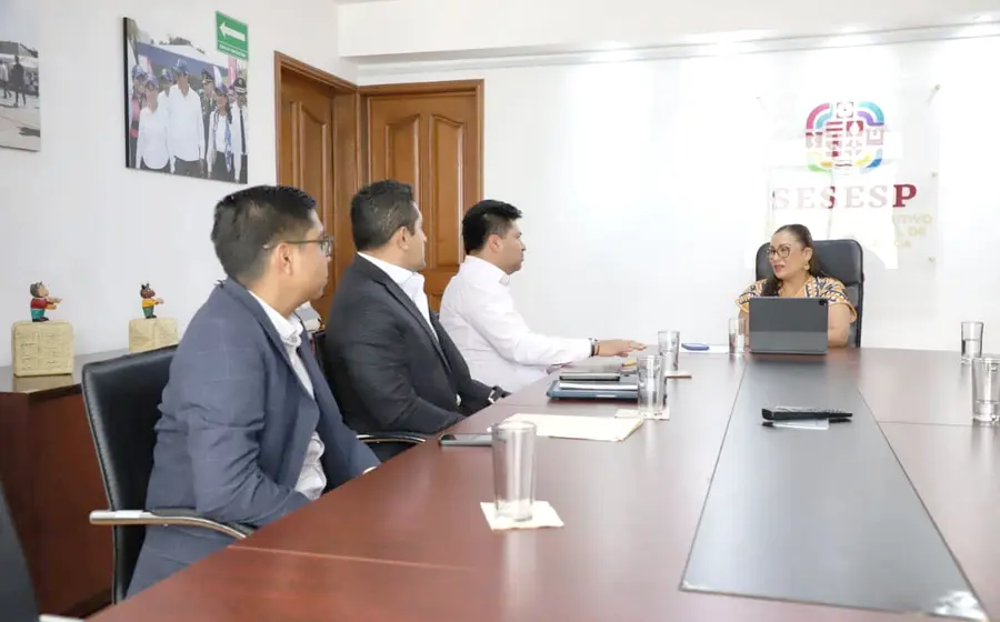La autoridad de Huajuapan se reunió con Natalia Karina Barón Ortiz, secretaria ejecutiva del Sistema Estatal de Seguridad Pública.
