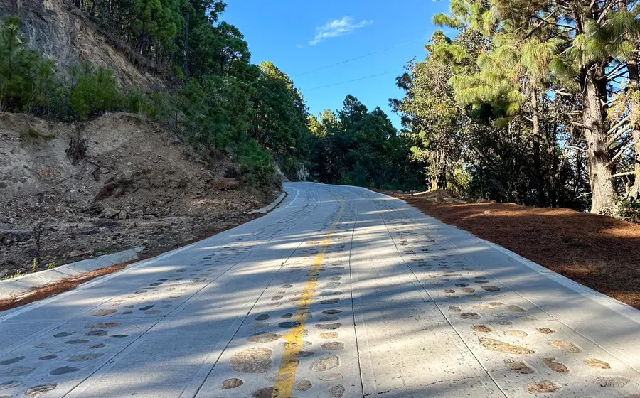 Las obras de pavimentación continuarán en todas las regiones del estado. Foto: Gobierno del Estado de Oaxaca
