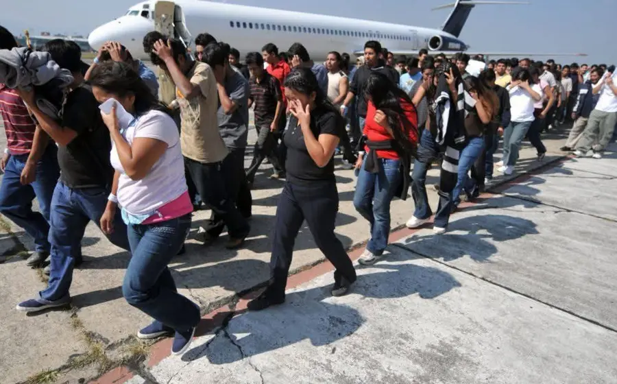 Los migrantes piden que paren las deportaciones masivas.