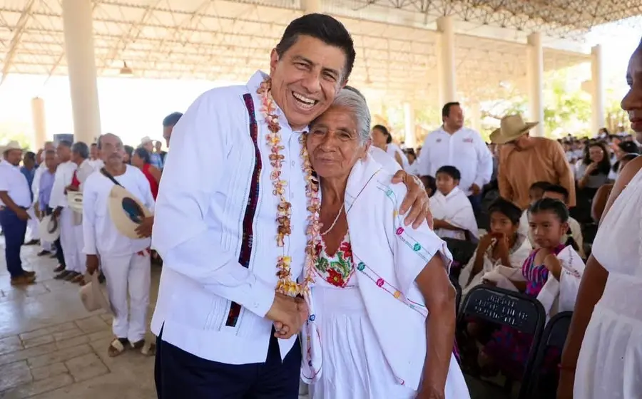 El ILEO trabaja para revitalizar el ixcateco, chocholteco, huave, zoque y chontal, consideradas en muy alto riesgo de desplazamiento, afirmó el gobernador.