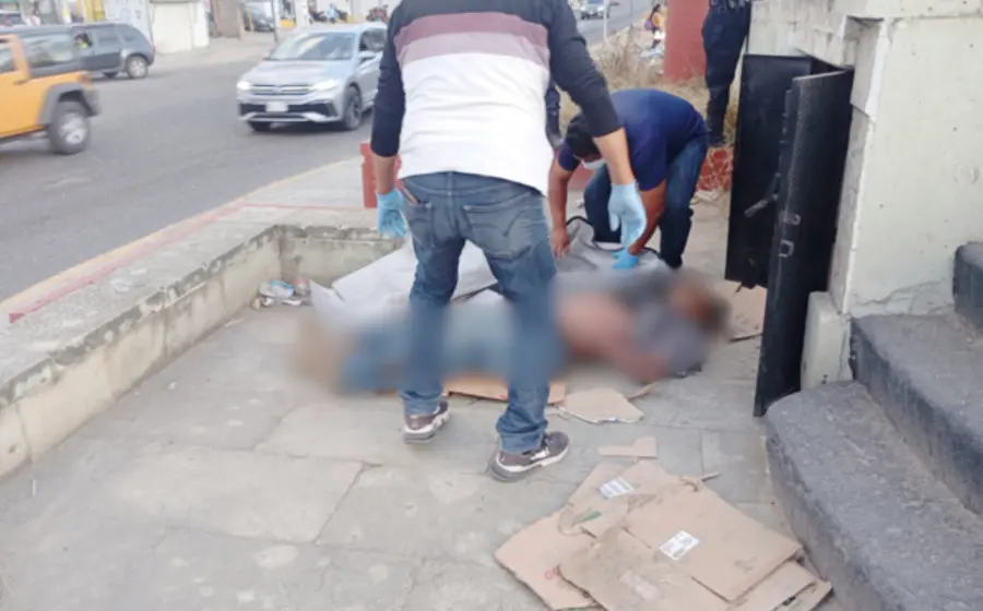 La persona fallecida es un hombre de aproximadamente 40 años de edad.