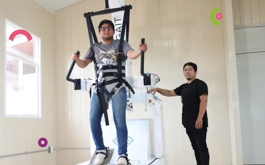 Cuenta DIF Oaxaca con el robot denominado R-Gait BTL para la neurorehabilitación de la marcha