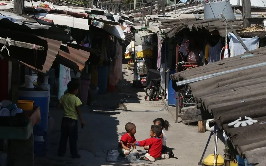 De 10 mexicanos que nacen en un núcleo muy pobre, la mitad se quedan en ese mismo lugar cuando crecen.