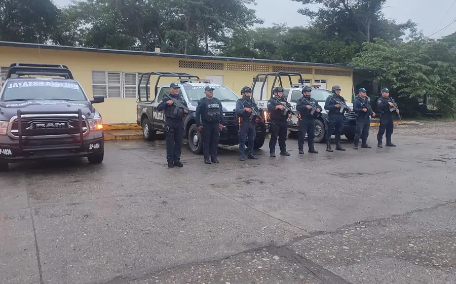 Barón Ortiz insiste que, mientras no tengan un oficio donde se les notifique la baja, no pueden ser despedidos.