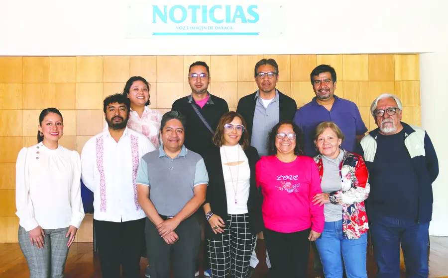 La tripulación sigue a bordo...
