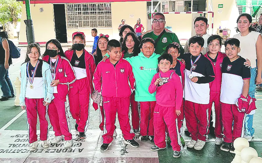 En la rama femenil, la eliminatoria fue en la modalidad de round robin.