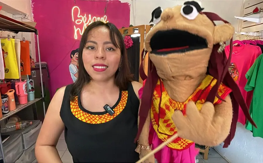 Yaneli Carrasco es una joven emprendedora juchiteca.