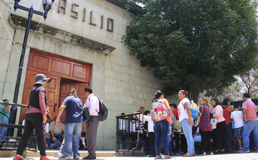 S22-paro-Padres-piden-regresar-aulas-1