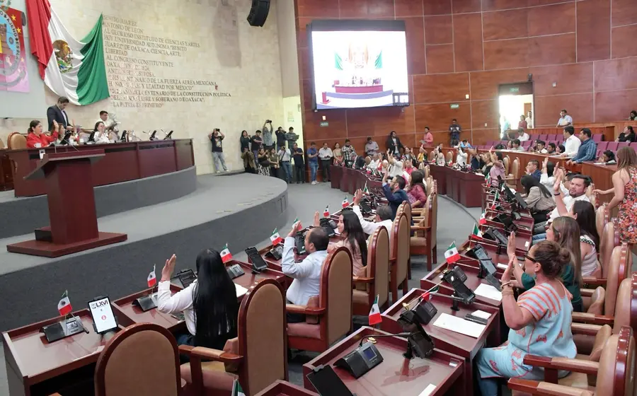 Con la reforma aprobada por los diputados, la remuneración que perciban por sus servicios los magistrados, jueces y demás personal del Poder Judicial, no podrá ser mayor al establecido para quien gobierne Oaxaca.