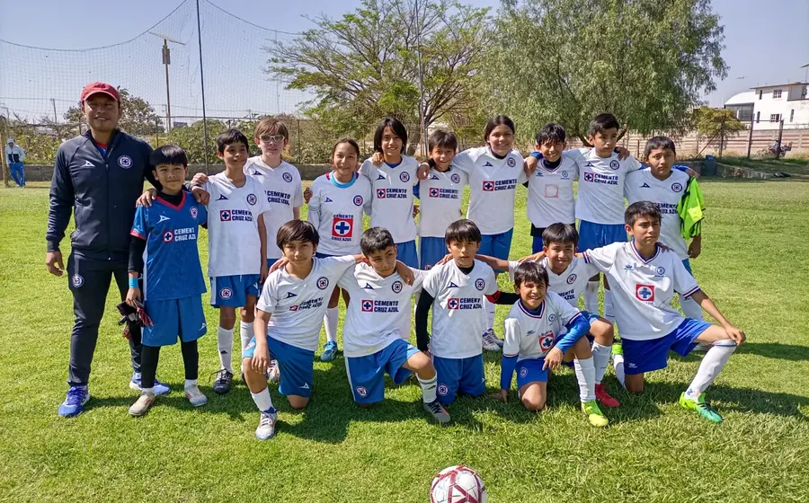 El equipo de Escuela de Cruz Azul va por el título.