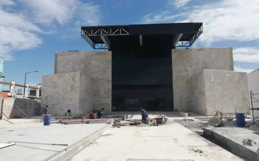 El artista mixteco estará en esta parte del país para entregar el mural.
