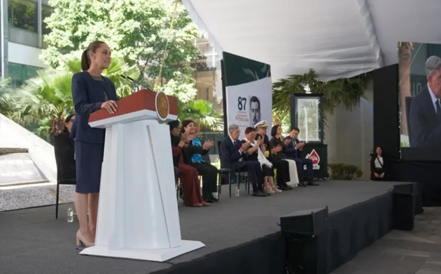 La reformas revierten  el proceso de privatización y desmantelamiento de empresas públicas.