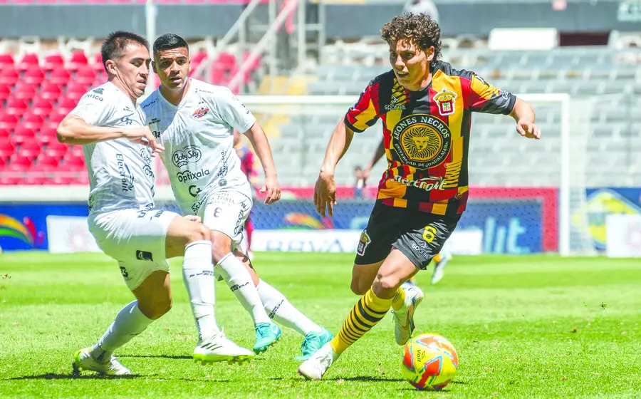 Oaxaca y Leones Negros protagonizaron un atractivo duelo, en la jornada diez, en el Estadio Jalisco