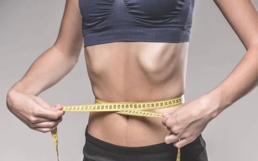 La mayoría de los trastornos alimenticios comienzan a presentarse en la adolescencia, entre los 15 y los 19 años de edad.