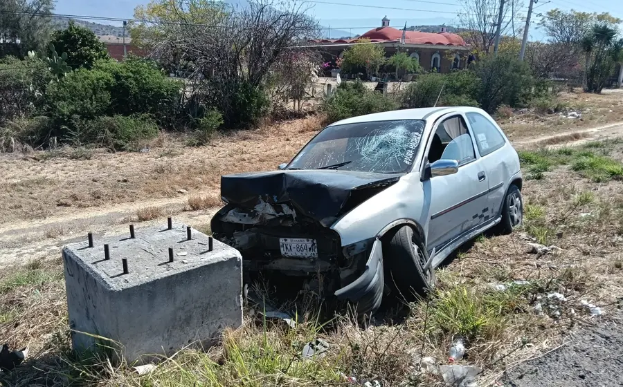 Antonio de Jesús perdió la vida al chocar su automóvil en la carretera al Istmo de Tehuantepec, en Tlacolula de Matamoros.