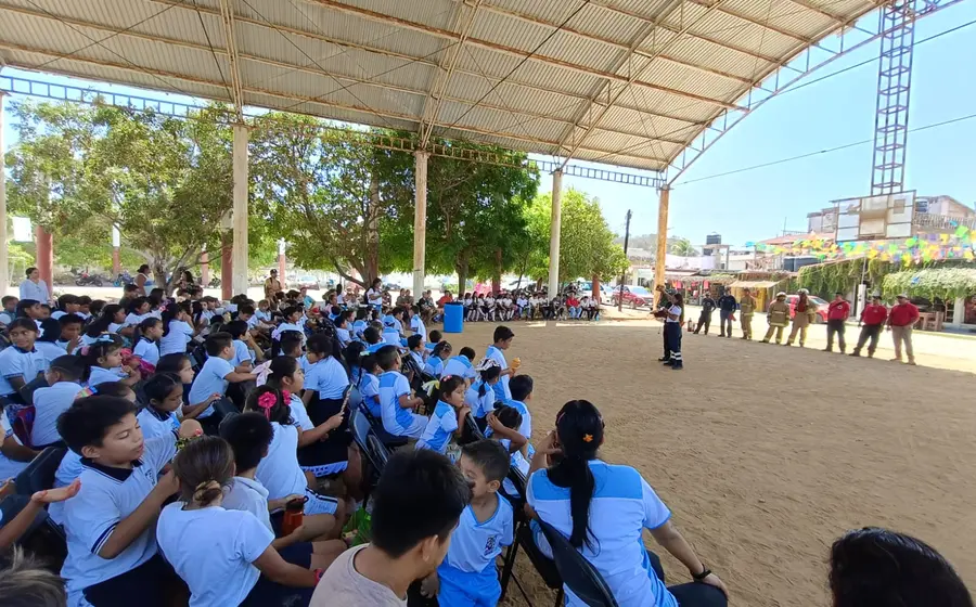 La actividad reunió a niños de preescolar, primaria y secundaria.