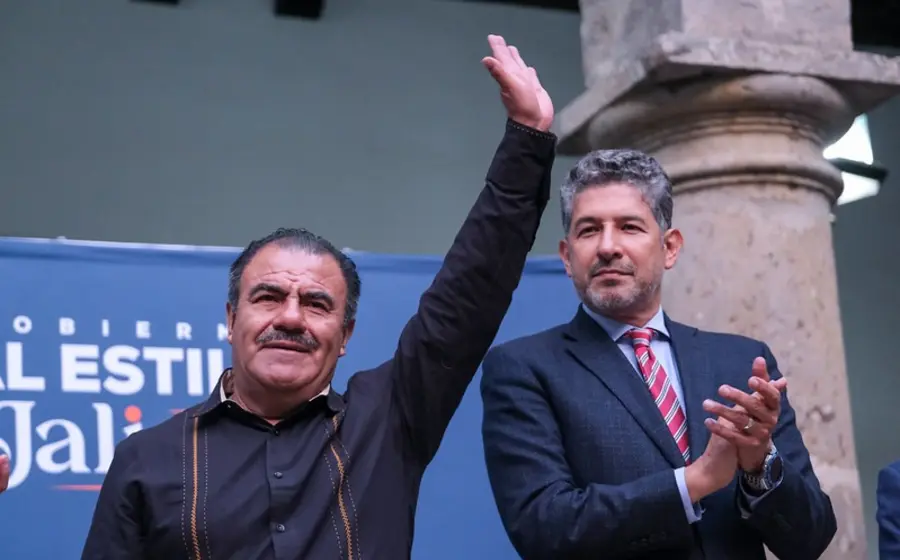 En su intervención, el Director General del INEA, Armando Contreras Castillo, destacó la importancia de la educación como herramienta de transformación y reconoció el compromiso de quienes han decidido continuar con su formación académica.