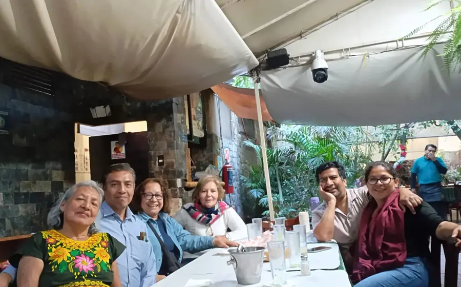   Esa tarde conocí a María de los Ángeles, con quien departí de forma muy grata. 
