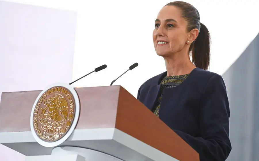 Claudia Sheinbaum hizo uso de la facultad que le otorga el artículo 77 del Reglamento de la Cámara de Diputados, para facilitar los acuerdos con el magisterio, quienes este miércoles iniciarían un paro laboral de 72 horas.