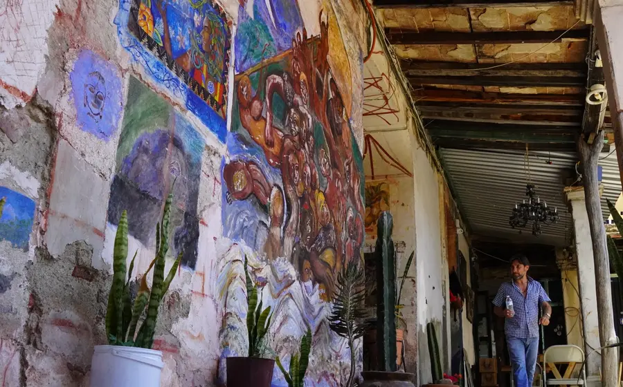 Gentrificación-Oaxaca-hotel-amenaza-escuela-muralistas-1.jpeg 