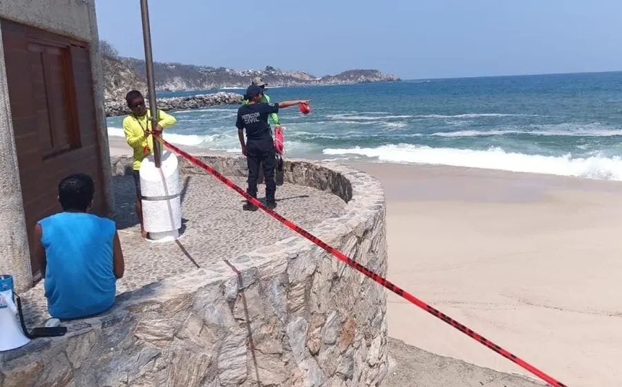 huatulco-bandera-roja