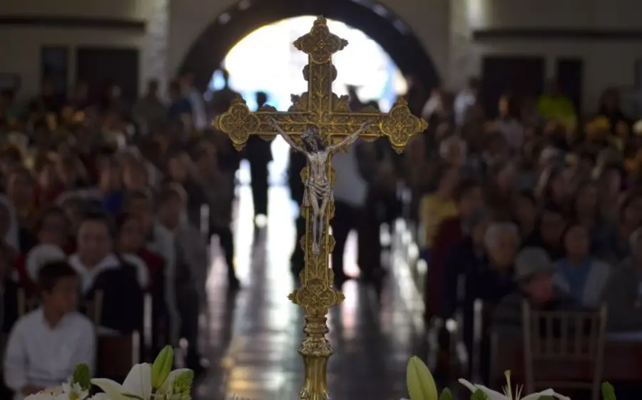 Descubre el verdadero significado de las Indulgencias Plenarias, cómo se obtienen y por qué son la "única ofrenda provechosa" para liberar a las almas de las penas temporales. 