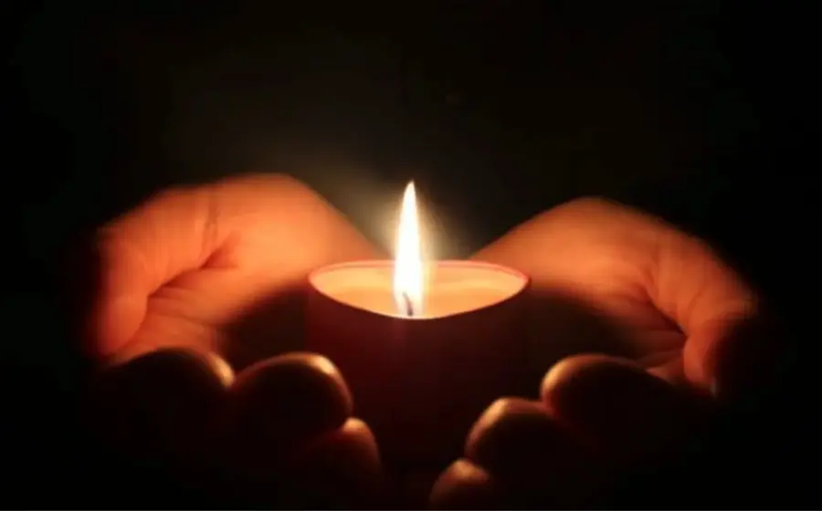 La ofrenda más poderosa para nuestros difuntos no es materia, sino la comunión con los que ya partieron y por qué "orar por ellos es una idea santa y piadosa". 