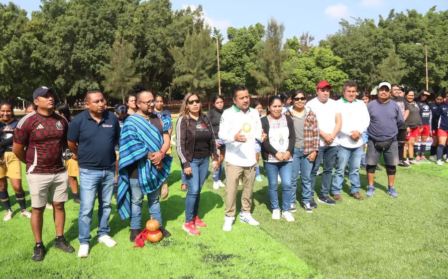 Con la presencia de equipos de la liga femenil de Zaachila el presidente municipal las instó a hacer buen uso de dichas instalaciones.