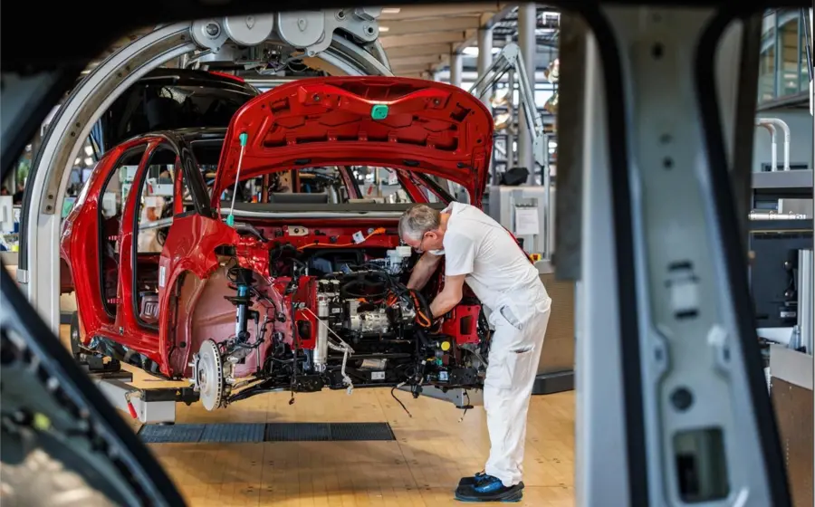 Nexperia provee 49% de los componentes electrónicos usados en la industria automotriz europea. Foto: Afp