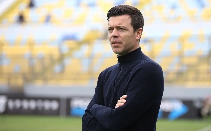 Esteban Solari es el NUEVO DT del Pachuca, y el destino le tiene preparada una VENGANZA inmediata. Llega a tomar las riendas de los Tuzos. Su primer partido será contra Pumas, el club con el que jugó en México. Buscará lo que su hermano Santiago, su padre y su tío no consiguieron.