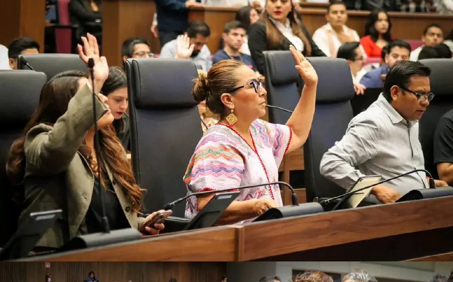 La Nueva Escuela Mexicana y el PTEO abogan por una educación que valora la diversidad cultural y lingüística en la nueva ley estatal.